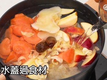 step15: 加水蓋過<span class="group_1">食材</span>
