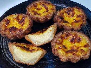 step1: 製作：
半份淡忌廉加入低筋粉中拌勻
之後加入餘下半份徹底拌勻