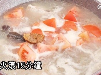 step16: 除豆腐外，下所有材料，大火滾15分鐘