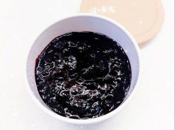 step11: 1. 完成後，盛出，待涼，放進雪櫃冷藏至少5小時（冷藏後，果醬會比較濃稠一點）