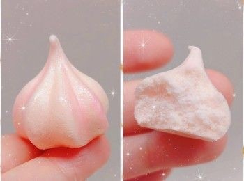 step10: 1. 預熱5分鐘（100°），放中層，焗約45-60分鐘（時間要視蛋白脆糖大小而定）至乾身（拿起不黏底，底部乾的），放涼，即可（蛋白脆糖非常容易回潮變黏手，需盡快入盒／袋密封）