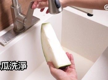 step1: 冬瓜洗淨