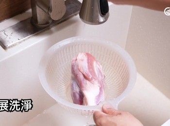 step16: <a href="https://bit.ly/3ANJVUp" target="_blank" data-keyword="豬展" class="guide-link"><strong>豬展</strong></a> <span style="display:inline-block;vertical-align:middle;margin-top:-3px;color:initial;border-radius:3px;padding:2px 3px;font-size:12px;line-height:14px;background:#87d300;color:#fff;">即買</span> 洗淨