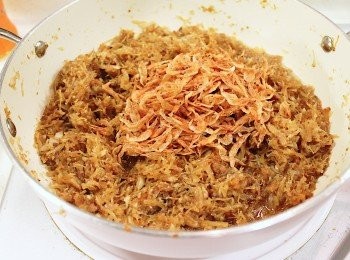 step10: 放入櫻花蝦。