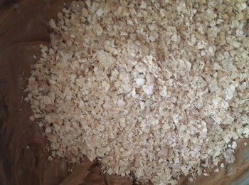 step3: 依序加入燕麥片拌勻