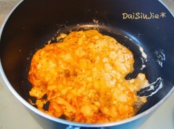 step6: 慢火煮至汁料略杰身，熄火放涼。