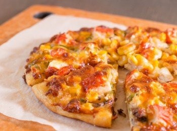 step14: 放入已預熱至200°C的焗爐中層，以下火焗 10 分鐘。然後調至上下火全開多焗 8 分鐘即成。