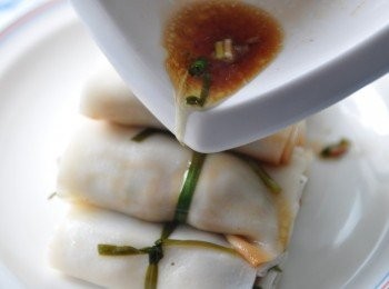 step5: 開蓋後取出，並將鍋底的鮮味露醬汁淋上