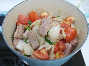 step5: 牛肉炒到表面變色!!!