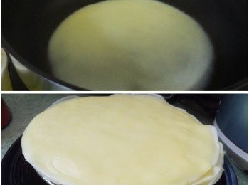 step3: 將麵糊過篩，掃少許油在平底不黏鍋內，倒入適量麵糊，離火搖晃至圓形後用小火煎2分鐘(只煎一面便可)放涼架待涼。