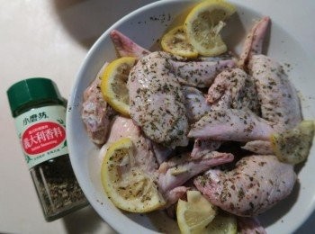 step1: 雞翅與醃料抓醃約30分