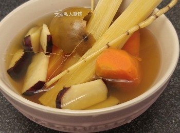 step3: 凍飲可先隔渣放入樽內, 可隨時隨地倒一杯慢慢享用。