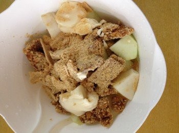 step3: 再把所有水果和调味料加入搅拌。