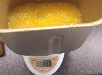 step5: 果肉連果汁需磅重量。