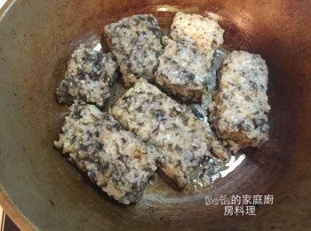 step4: 也可以小火煎至兩面微焦，吃起來的口感是表面脆、裡面Q