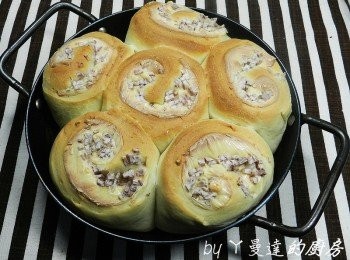 step8: 芋頭的原味加上起司的香氣，孩子一口接著一口吃喔~~