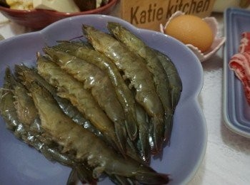 step3: 蝦去腳去鬚