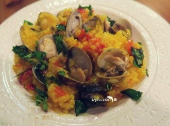 step5: 起鍋依喜好撒上少許九層塔提味及完成