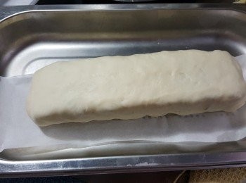 step20: 糯米卷埋口位向下,放上牛油紙上,將粉糰靜止20分鐘,用大火蒸6分鐘