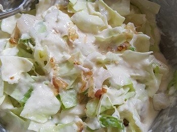 加入海鲜及握粹的鰹魚絲及鹽