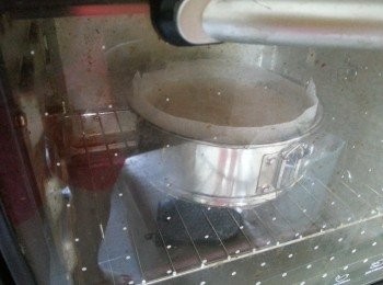 step16: 將已預熱好的焗爐轉160c焗約30-35分鐘(因每個爐溫不同,用長竹籤插入試有冇痴粉,如有就焗至不痴粉漿,如面燶或爆裂就需要調底焗爐溫度約10c-20c)