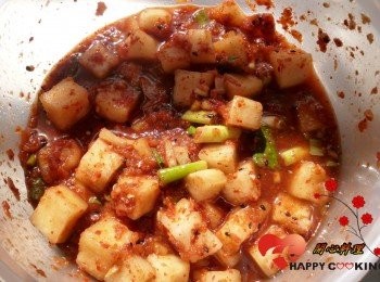 step5: 時間隨天氣做調整,可用乾淨的筷子試吃一塊,覺得味道夠酸轉至冰箱冷藏