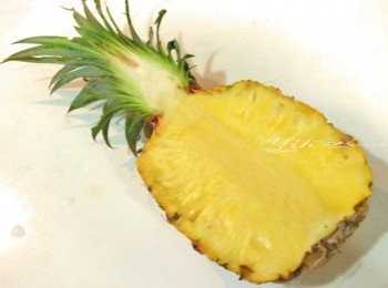 step2: 鳳梨切對半