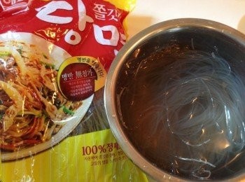 step1: 粉絲浸30分鐘至軟身。