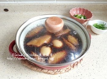 step9: 熄火後一直浸住<a href="https://bit.ly/3zHU5V3" target="_blank" data-keyword="雞翼" class="guide-link"><strong>雞翼</strong></a> <span style="display:inline-block;vertical-align:middle;margin-top:-3px;color:initial;border-radius:3px;padding:2px 3px;font-size:12px;line-height:14px;background:#87d300;color:#fff;">即買</span>  (浸的時間越耐越入味)