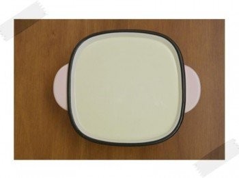 step7: 接著就倒入容器內放進冰箱冷凍啦~~~