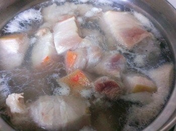 step2: 五花肉先川燙