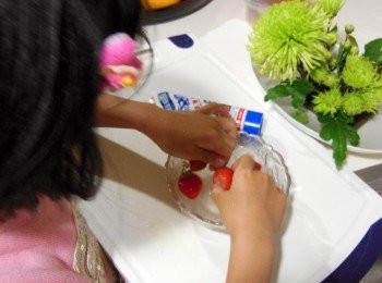 step3: 草莓洗淨瀝乾水分