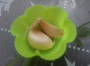step8: 蒜頭，打成茸。