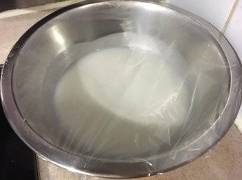 step5: 之後用保鮮紙包好待發酵2至2個半小時