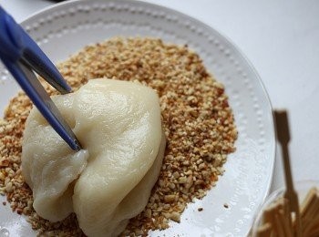 step6: ☆焗爐紙是為了蒸好後容易取出,而且清潔起來非常簡單，紅糖則中國黃糖即吃豆腐花的那一樣、甜得來帶清香☆