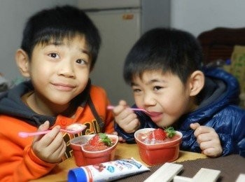 step7: 看兩兄弟吃的多開心!!!!!!!!!!