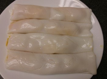 step3: 每卷腸粉約一圈半。