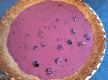 step7: 派皮冷卻後先脫模再倒入第一碗的混合液,冷凍15分鐘後取出。