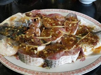 step2: 將烏頭清洗後斬件,再淋上醬汁,水滾後計蒸 7-9分鐘