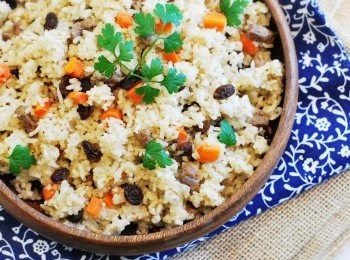 step7: 孜然烤羊肉串與維吾爾族的經典手抓飯是絕配，食譜請參考：http://belleslab.pixnet.net/blog/post/196310250