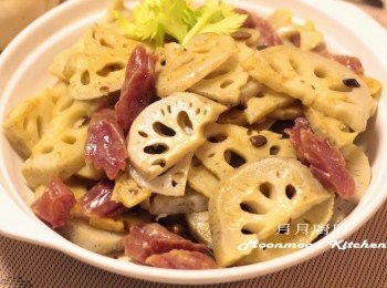 step4: 加入調味兜勻，蓋上蓋煮5分鐘即成。