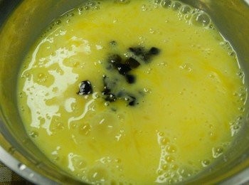 step4: 加入鹽與黑橄欖碎