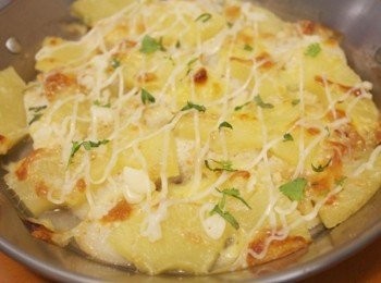 step5: 想不到的美妙滋味耶~~~ 魚肉也能牽絲吃))))) 好香濃~因為有鳳梨相伴一點也不膩呢^^'