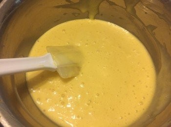 step6: 然後將(3,4)慢慢分次倒入，用橡皮刮刀攪拌均匀