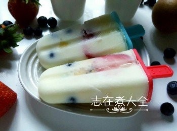 step4: 最後加入雪條捧，用密實袋密封放入凍櫃數小時至結冰即可享用