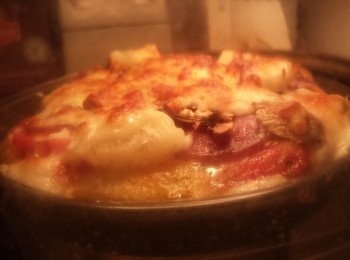 step7: 200度預熱光波爐，焗15分鐘後，轉至220度，再焗2-3分鐘即可。