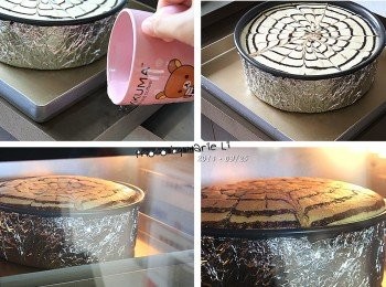 step8: 先將烤箱設定好

上火：       200度
下火：       200度
(深)烤盤放置：下層
時間：      10分鐘

※ 每台烤箱的狀況皆不相同，請依自家烤箱的狀況做調整設定。

把蛋糕模放進一只適當的烤盤中
再放上另一只更大的深烤盤裡
在最外邊的深烤盤中倒進一半以上份量的熱水
就可移至已事先預熱好的烤箱裡蒸烤。

第一階段先以 200度 烘烤 10分鐘
然後轉降為 160度 繼續烘烤 50分鐘

※為了避免冷空氣進入烤箱
    容易造成蛋糕遇冷塌陷的問題
    烘烤過程中絕不要將烤箱門打