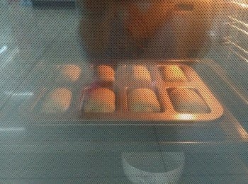 step5: 待發至兩倍大，就可以進焗爐了，上下火170度 30分鐘。（最後幾分鐘可蓋錫紙，以免上色過重）