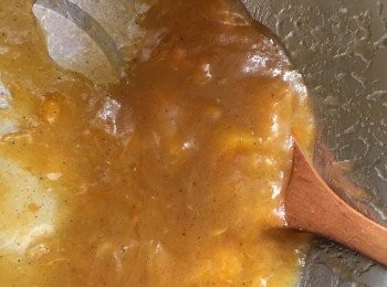 step4: 加入肉桂粉，以大火煮至稠身備用。