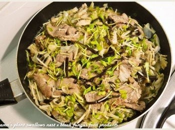step6: 起鍋前再拌入豌豆嬰，一道有肉、有菜又有湯的佳餚，即可上桌！